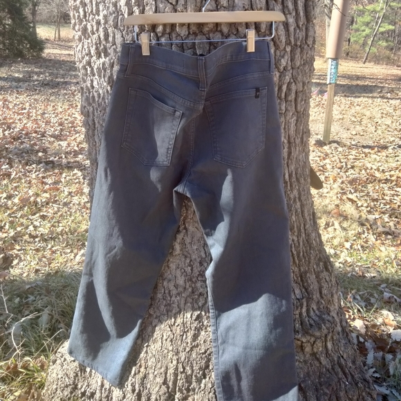 ⬇️Price Drop! ⬇️Joe's Jeans in size 33. - Picture 2 of 4
